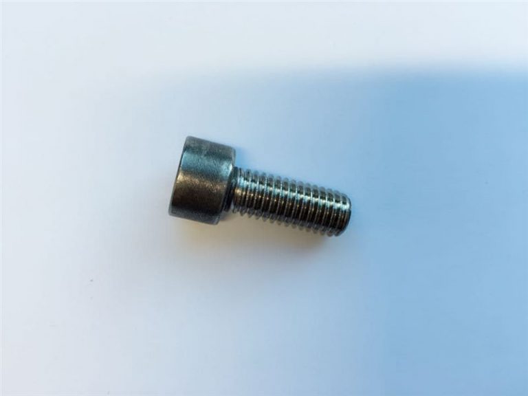 sekrup kepala sekrup